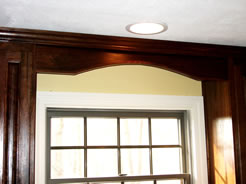 One-piece curved molding on valance